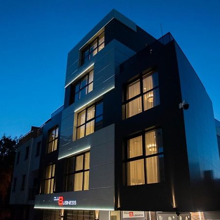 Family Hotel Business Club Sjoemen Buitenkant foto