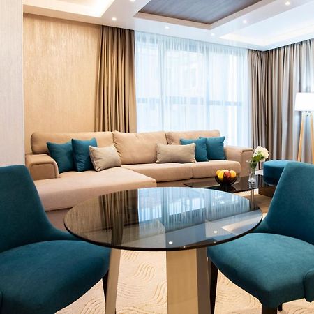 Family Hotel Business Club Sjoemen Buitenkant foto