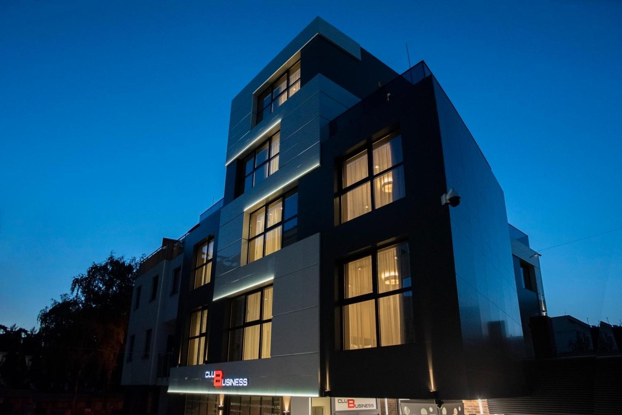 Family Hotel Business Club Sjoemen Buitenkant foto