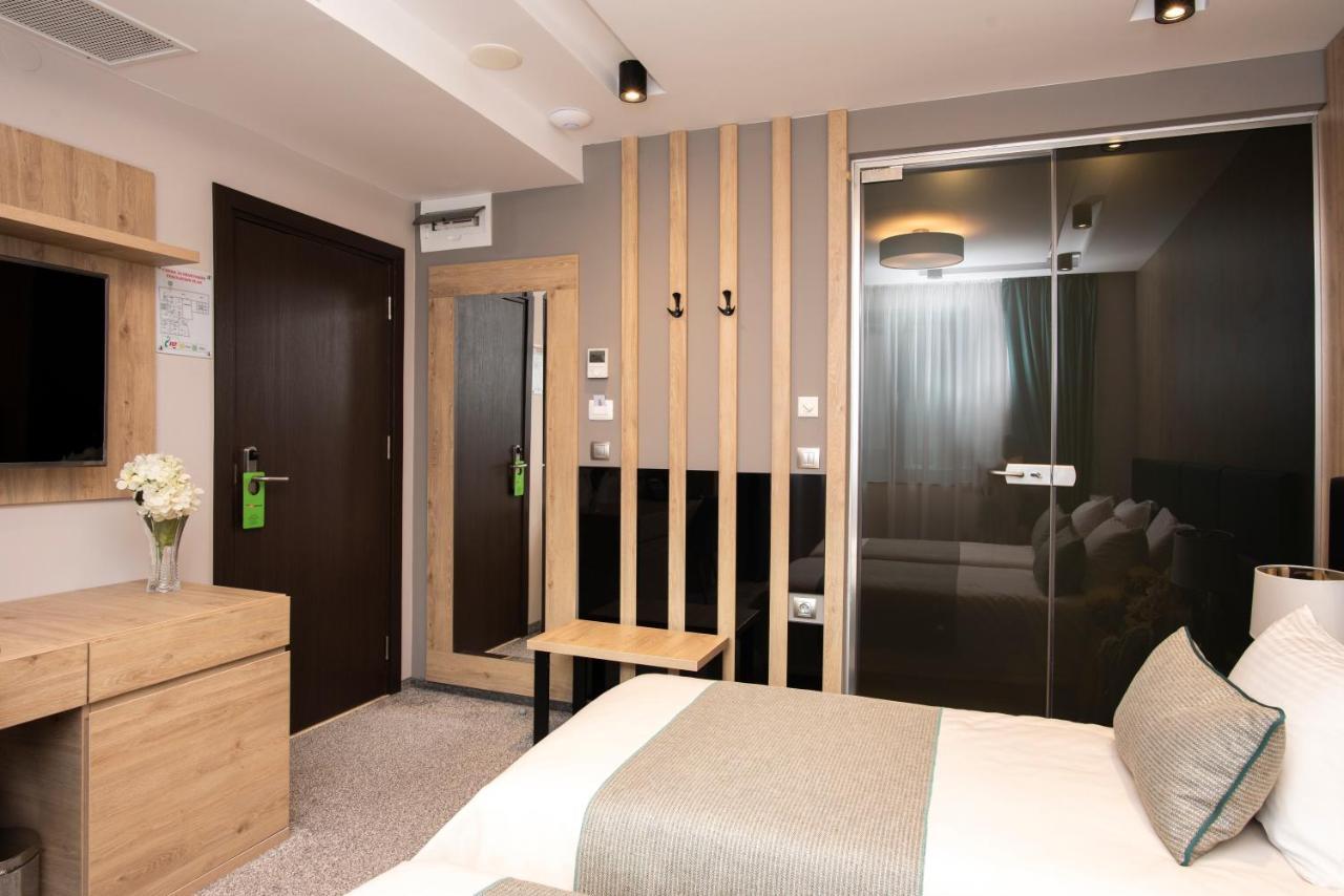 Family Hotel Business Club Sjoemen Buitenkant foto