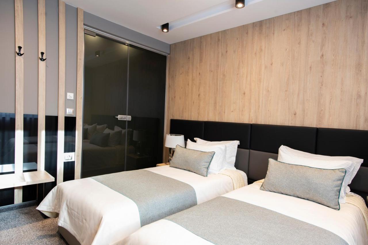 Family Hotel Business Club Sjoemen Buitenkant foto