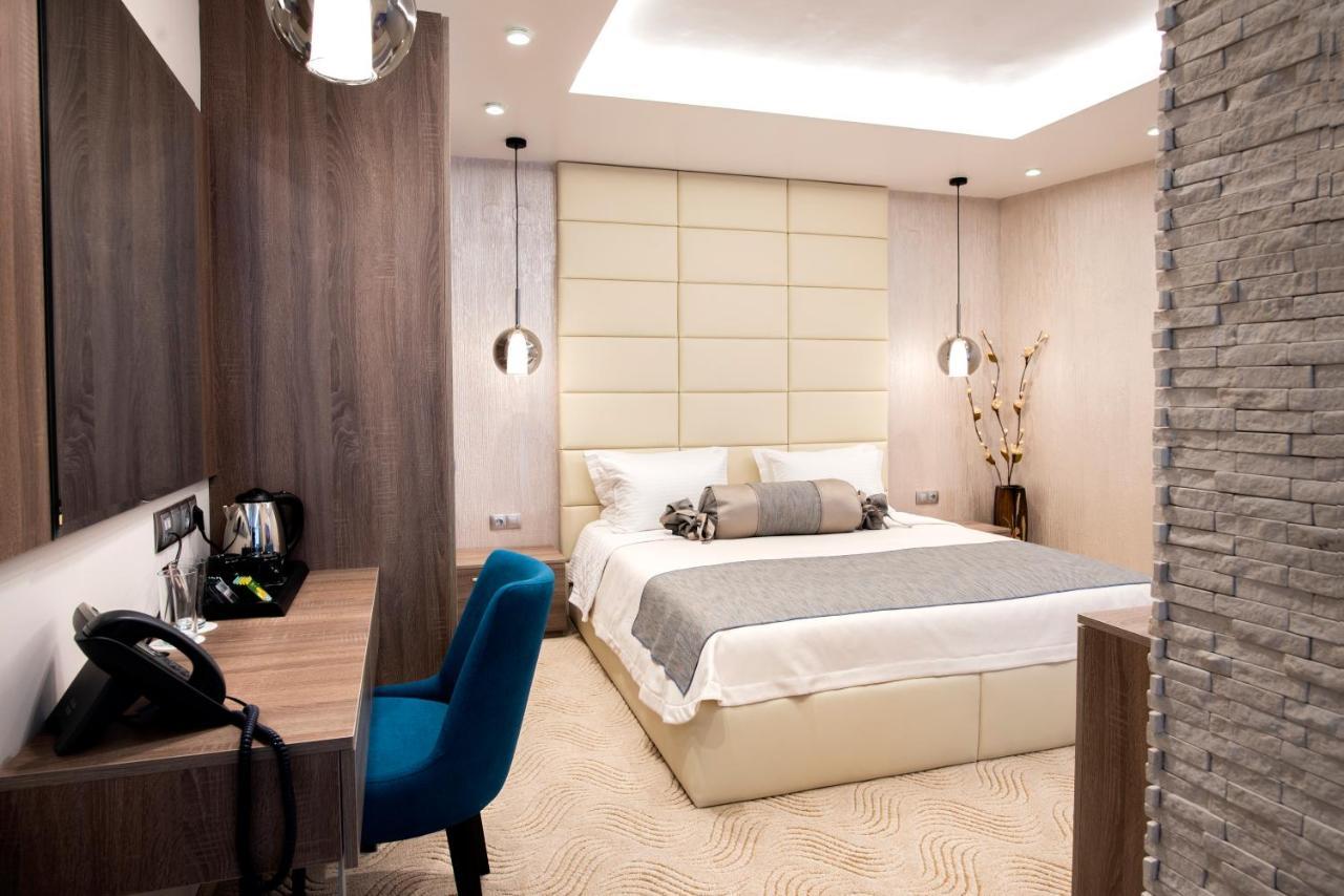 Family Hotel Business Club Sjoemen Buitenkant foto