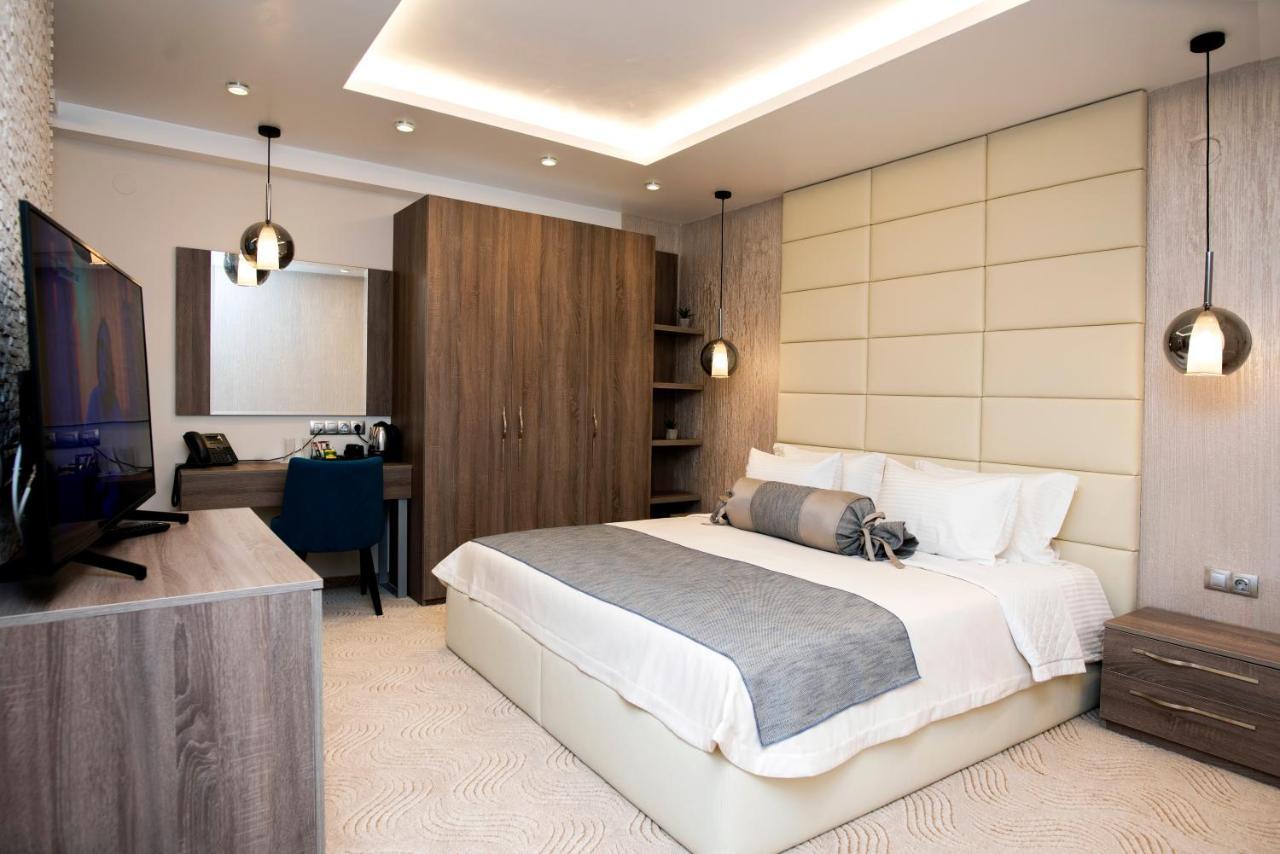 Family Hotel Business Club Sjoemen Buitenkant foto