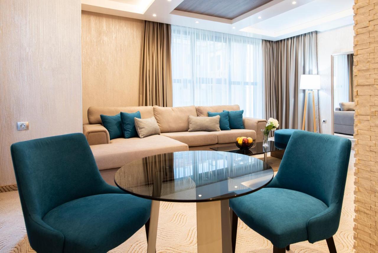 Family Hotel Business Club Sjoemen Buitenkant foto