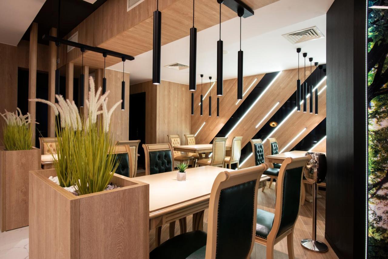 Family Hotel Business Club Sjoemen Buitenkant foto